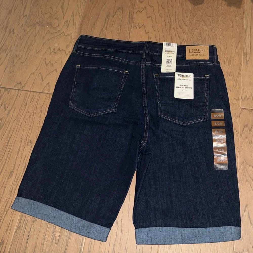 NWT Levi's Women's Dark Blue Bermuda Shorts